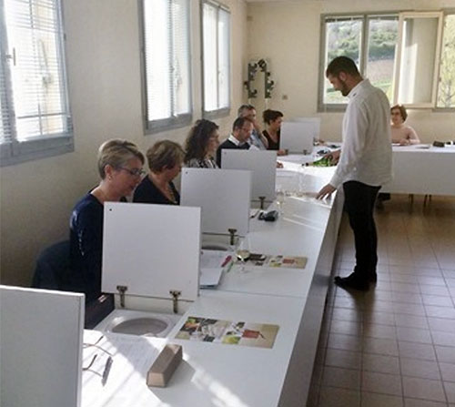 photo formation dégustateurs au Concours des Vin de Mâcon