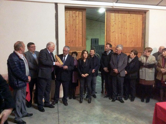 Remise du Trophées des lauréats par Bernard REY